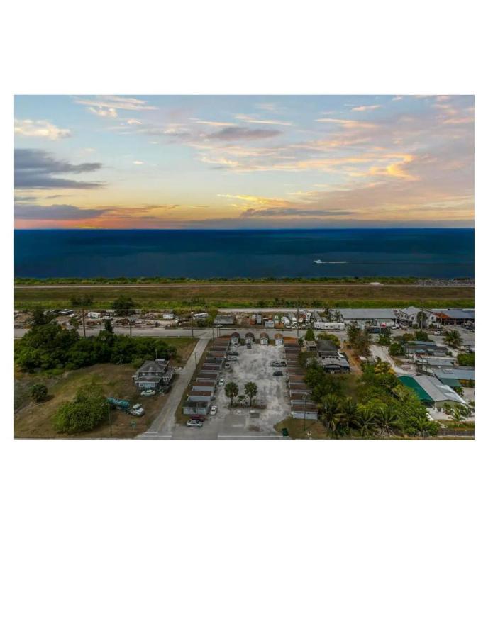 Appartement Modern Retreat With King Bed - Cozy Comfort Pahokee
